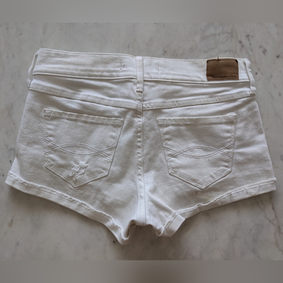 Abercrombie Shorts - Picture 2 of 3